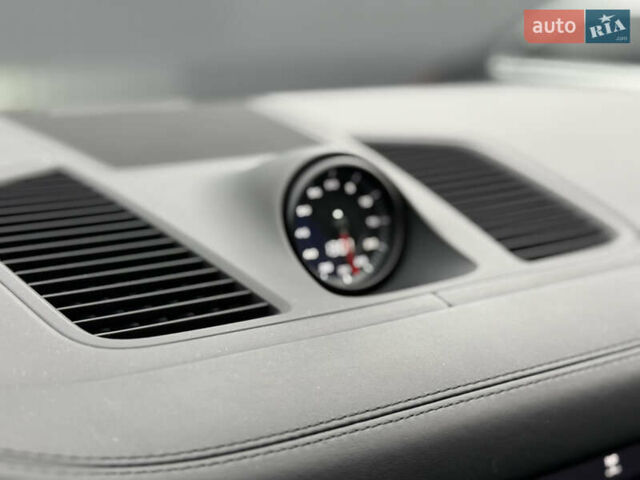 Белый Порше Каен, объемом двигателя 4 л и пробегом 52 тыс. км за 79000 $, фото 27 на Automoto.ua