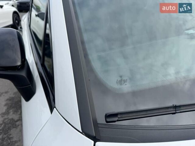 Білий Порше Cayenne, об'ємом двигуна 3 л та пробігом 33 тис. км за 59900 $, фото 69 на Automoto.ua