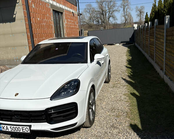 Білий Порше Cayenne, об'ємом двигуна 4 л та пробігом 51 тис. км за 1993 $, фото 1 на Automoto.ua