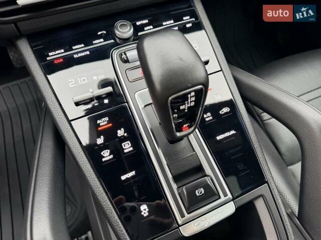 Білий Порше Cayenne, об'ємом двигуна 3 л та пробігом 90 тис. км за 49999 $, фото 22 на Automoto.ua