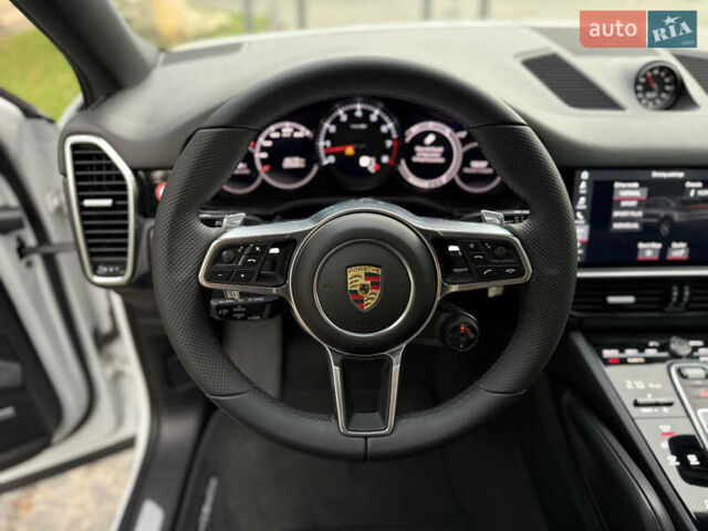 Білий Порше Cayenne, об'ємом двигуна 3 л та пробігом 45 тис. км за 59500 $, фото 32 на Automoto.ua