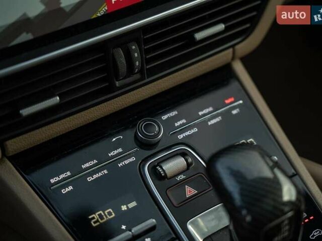 Білий Порше Cayenne, об'ємом двигуна 3 л та пробігом 60 тис. км за 64900 $, фото 49 на Automoto.ua