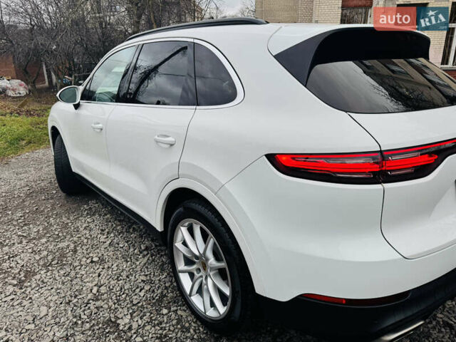 Белый Порше Каен, объемом двигателя 3 л и пробегом 56 тыс. км за 57000 $, фото 1 на Automoto.ua