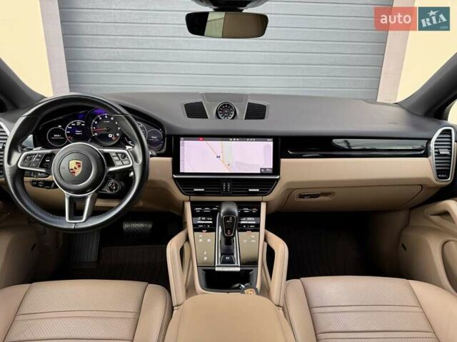 Белый Порше Каен, объемом двигателя 3 л и пробегом 49 тыс. км за 71400 $, фото 88 на Automoto.ua
