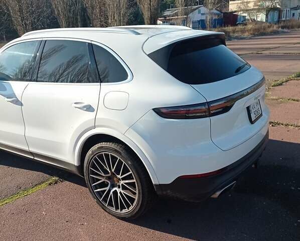 Белый Порше Каен, объемом двигателя 3 л и пробегом 105 тыс. км за 67000 $, фото 4 на Automoto.ua