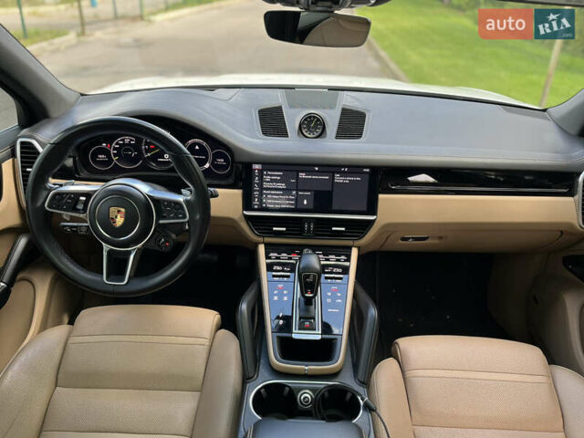 Білий Порше Cayenne, об'ємом двигуна 3 л та пробігом 91 тис. км за 59900 $, фото 14 на Automoto.ua