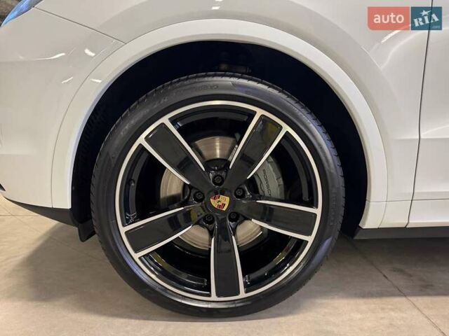 Белый Порше Каен, объемом двигателя 2.89 л и пробегом 62 тыс. км за 67201 $, фото 17 на Automoto.ua