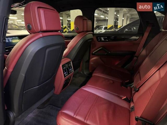 Белый Порше Каен, объемом двигателя 2.89 л и пробегом 62 тыс. км за 67201 $, фото 46 на Automoto.ua