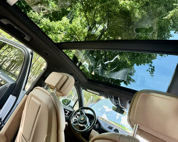 Порше Каен 2019 в Киеве на Automoto.ua Белый Порше Каен, объемом двигателя 3 л и пробегом 45 тыс. км за 62000 $, фото 20 на Automoto.ua