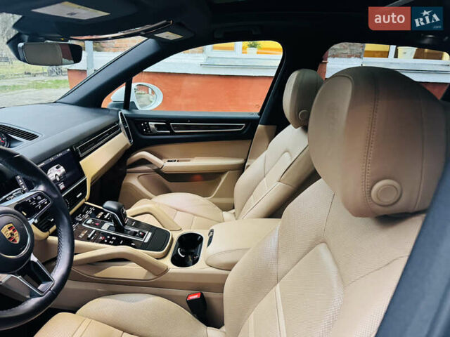 Белый Порше Каен, объемом двигателя 3 л и пробегом 56 тыс. км за 57000 $, фото 13 на Automoto.ua