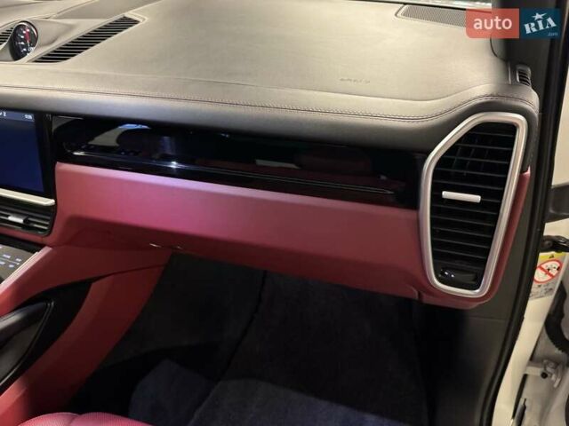 Белый Порше Каен, объемом двигателя 2.89 л и пробегом 62 тыс. км за 61255 $, фото 50 на Automoto.ua