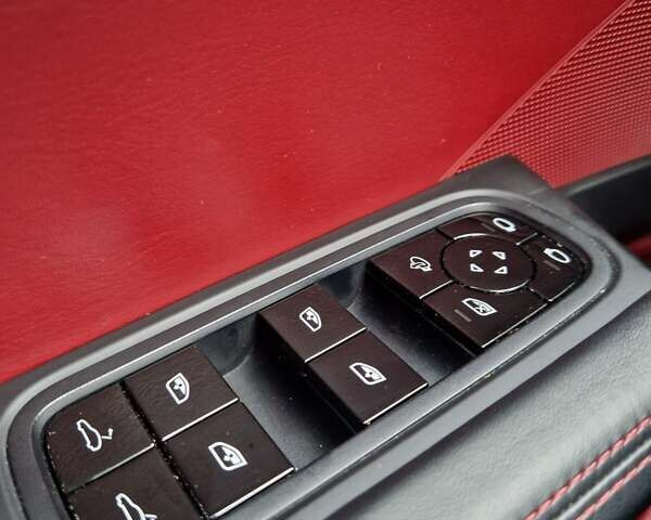 Белый Порше Каен, объемом двигателя 2.89 л и пробегом 166 тыс. км за 55000 $, фото 29 на Automoto.ua