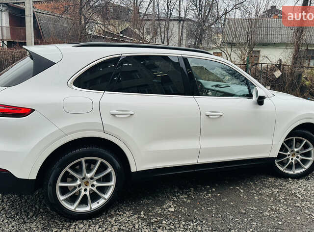 Белый Порше Каен, объемом двигателя 3 л и пробегом 56 тыс. км за 57000 $, фото 6 на Automoto.ua