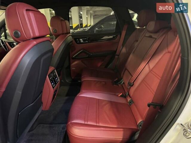 Белый Порше Каен, объемом двигателя 2.89 л и пробегом 62 тыс. км за 67201 $, фото 45 на Automoto.ua