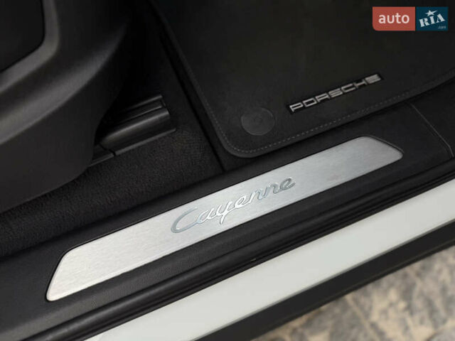 Білий Порше Cayenne, об'ємом двигуна 3 л та пробігом 45 тис. км за 59500 $, фото 58 на Automoto.ua