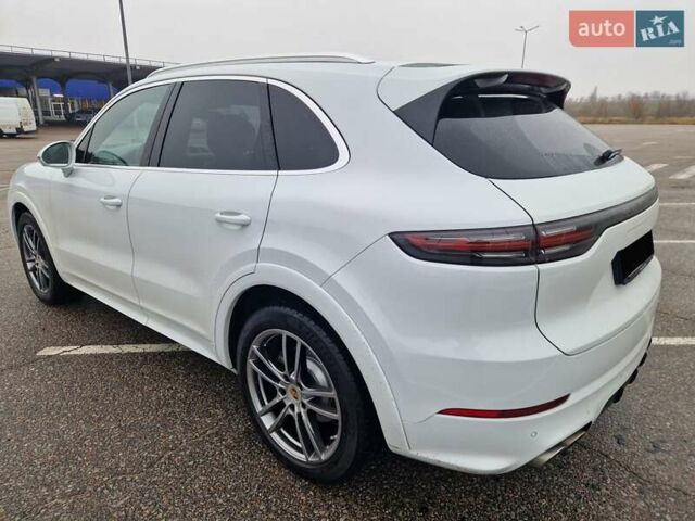 Белый Порше Каен, объемом двигателя 2.89 л и пробегом 166 тыс. км за 55000 $, фото 6 на Automoto.ua