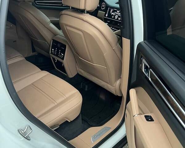 Білий Порше Cayenne, об'ємом двигуна 3 л та пробігом 91 тис. км за 56800 $, фото 22 на Automoto.ua