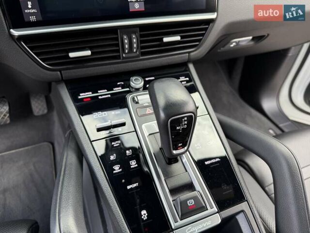 Белый Порше Каен, объемом двигателя 2.98 л и пробегом 33 тыс. км за 56000 $, фото 20 на Automoto.ua