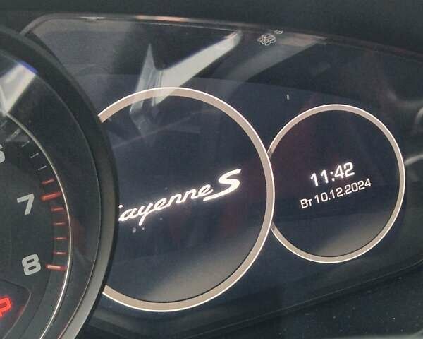 Белый Порше Каен, объемом двигателя 2.89 л и пробегом 166 тыс. км за 55000 $, фото 34 на Automoto.ua
