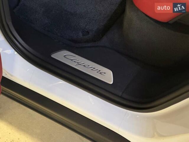 Белый Порше Каен, объемом двигателя 2.89 л и пробегом 62 тыс. км за 61255 $, фото 22 на Automoto.ua