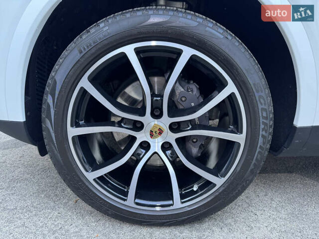 Білий Порше Cayenne, об'ємом двигуна 3 л та пробігом 43 тис. км за 62000 $, фото 9 на Automoto.ua