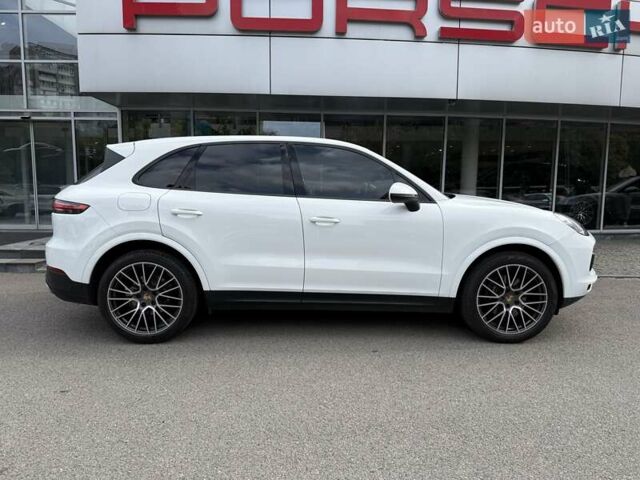 Белый Порше Каен, объемом двигателя 2.98 л и пробегом 33 тыс. км за 56000 $, фото 1 на Automoto.ua