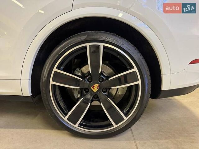 Белый Порше Каен, объемом двигателя 2.89 л и пробегом 62 тыс. км за 61255 $, фото 18 на Automoto.ua