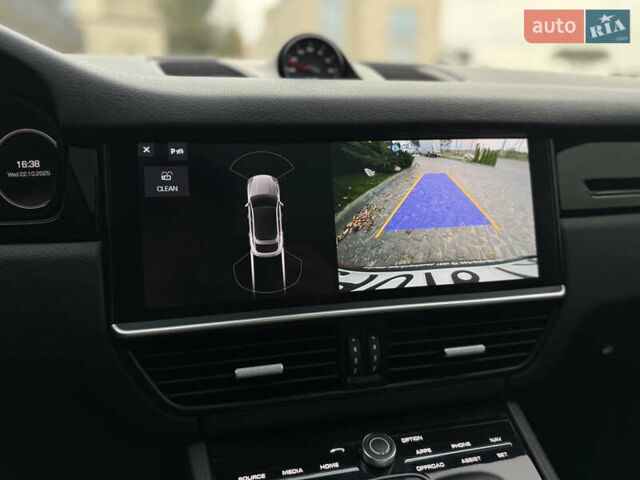 Білий Порше Cayenne, об'ємом двигуна 3 л та пробігом 45 тис. км за 59500 $, фото 38 на Automoto.ua