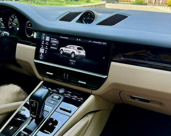 Порше Каен 2019 в Киеве на Automoto.ua Белый Порше Каен, объемом двигателя 3 л и пробегом 45 тыс. км за 62000 $, фото 32 на Automoto.ua