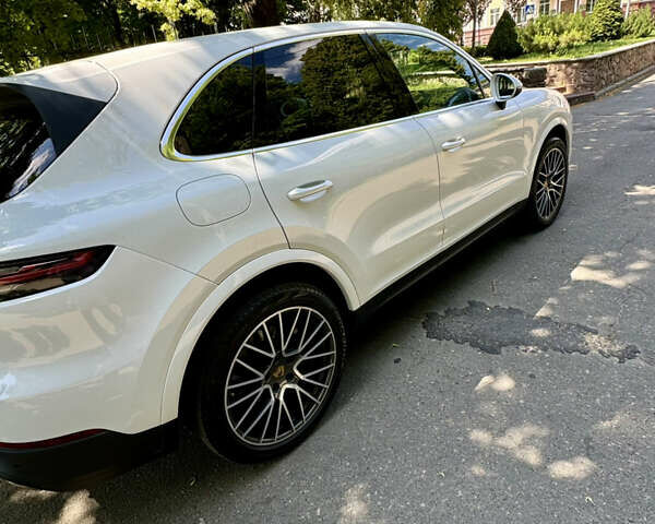 Порше Каен 2019 в Киеве на Automoto.ua Белый Порше Каен, объемом двигателя 3 л и пробегом 45 тыс. км за 62000 $, фото 4 на Automoto.ua