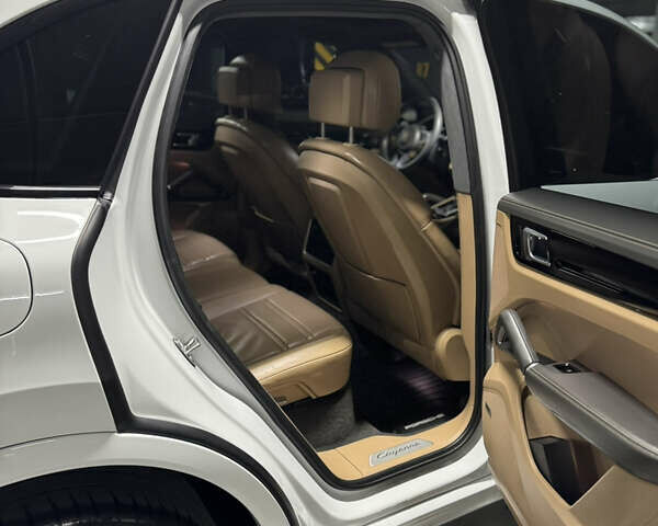 Білий Порше Cayenne, об'ємом двигуна 3 л та пробігом 104 тис. км за 52000 $, фото 10 на Automoto.ua