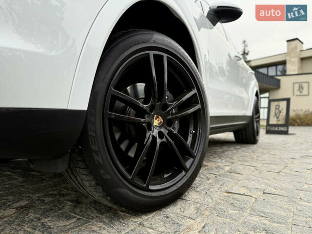Білий Порше Cayenne, об'ємом двигуна 3 л та пробігом 45 тис. км за 59500 $, фото 6 на Automoto.ua