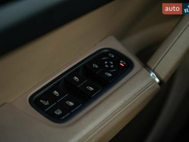 Білий Порше Cayenne, об'ємом двигуна 3 л та пробігом 60 тис. км за 64900 $, фото 30 на Automoto.ua