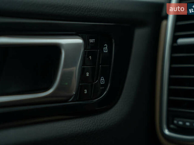 Белый Порше Каен, объемом двигателя 3 л и пробегом 116 тыс. км за 44900 $, фото 18 на Automoto.ua