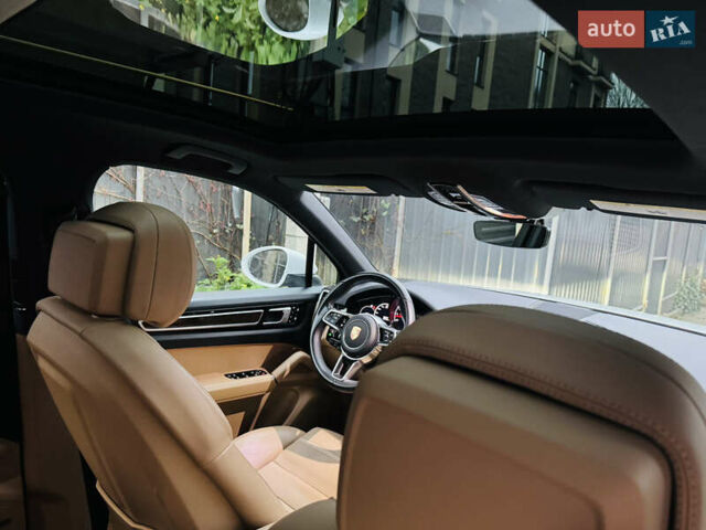 Белый Порше Каен, объемом двигателя 3 л и пробегом 56 тыс. км за 57000 $, фото 25 на Automoto.ua