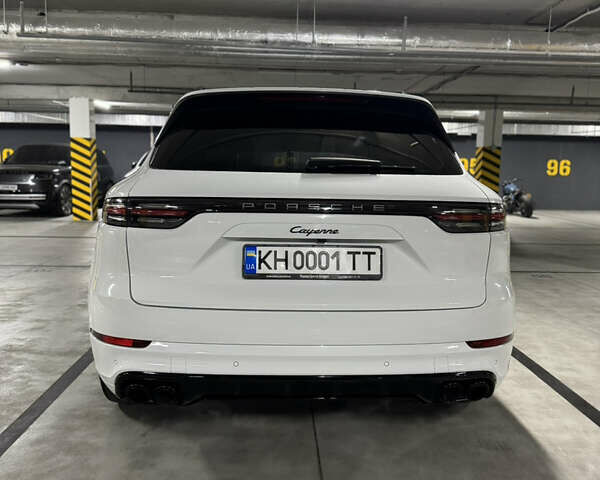 Білий Порше Cayenne, об'ємом двигуна 3 л та пробігом 104 тис. км за 52000 $, фото 5 на Automoto.ua