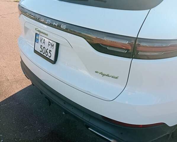 Белый Порше Каен, объемом двигателя 3 л и пробегом 105 тыс. км за 67000 $, фото 7 на Automoto.ua