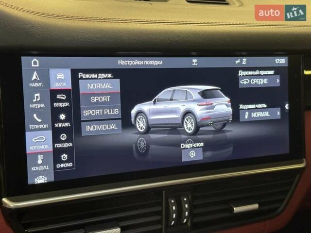 Белый Порше Каен, объемом двигателя 2.89 л и пробегом 62 тыс. км за 61255 $, фото 53 на Automoto.ua