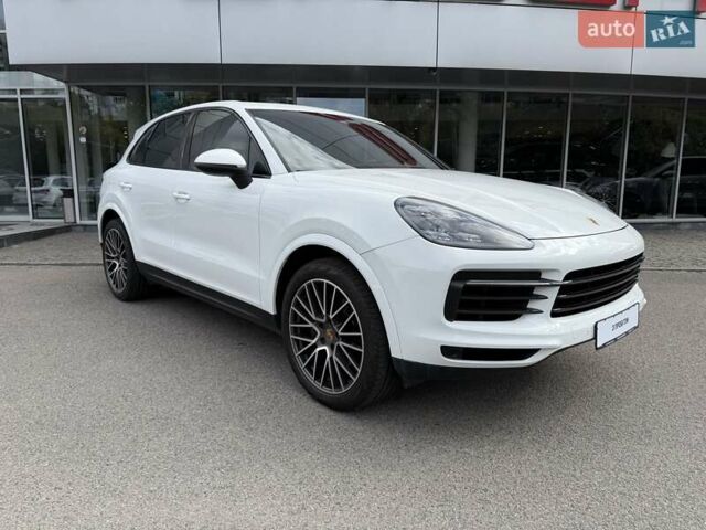 Белый Порше Каен, объемом двигателя 2.98 л и пробегом 33 тыс. км за 56000 $, фото 2 на Automoto.ua
