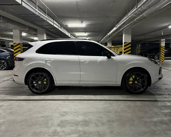 Білий Порше Cayenne, об'ємом двигуна 3 л та пробігом 104 тис. км за 52000 $, фото 7 на Automoto.ua