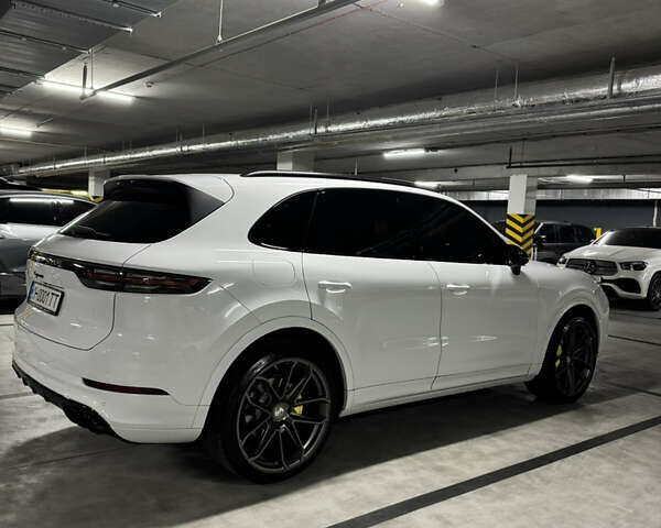 Білий Порше Cayenne, об'ємом двигуна 3 л та пробігом 104 тис. км за 52000 $, фото 3 на Automoto.ua