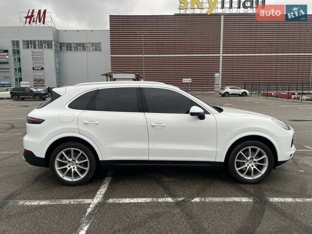 Білий Порше Cayenne, об'ємом двигуна 3 л та пробігом 91 тис. км за 56800 $, фото 4 на Automoto.ua