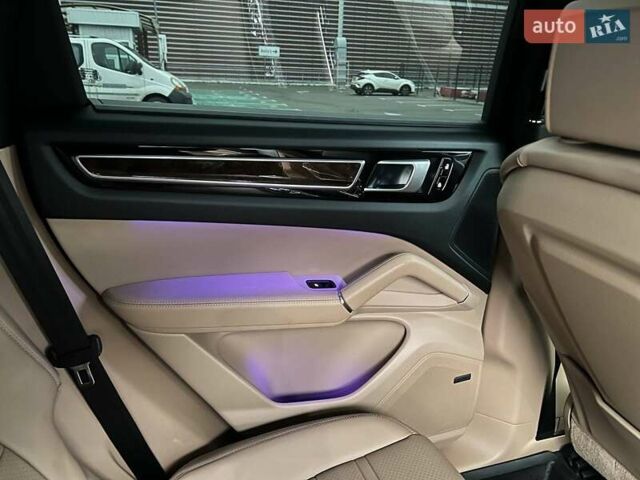 Білий Порше Cayenne, об'ємом двигуна 3 л та пробігом 91 тис. км за 56800 $, фото 24 на Automoto.ua