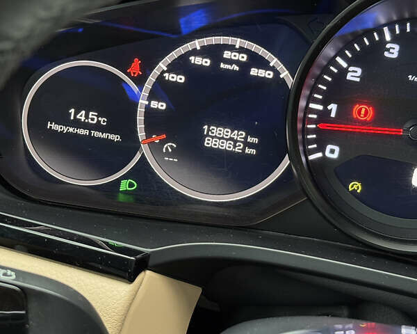 Білий Порше Cayenne, об'ємом двигуна 3 л та пробігом 138 тис. км за 55000 $, фото 11 на Automoto.ua