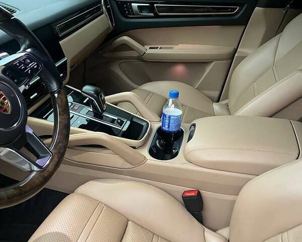 Білий Порше Cayenne, об'ємом двигуна 3 л та пробігом 91 тис. км за 56800 $, фото 9 на Automoto.ua