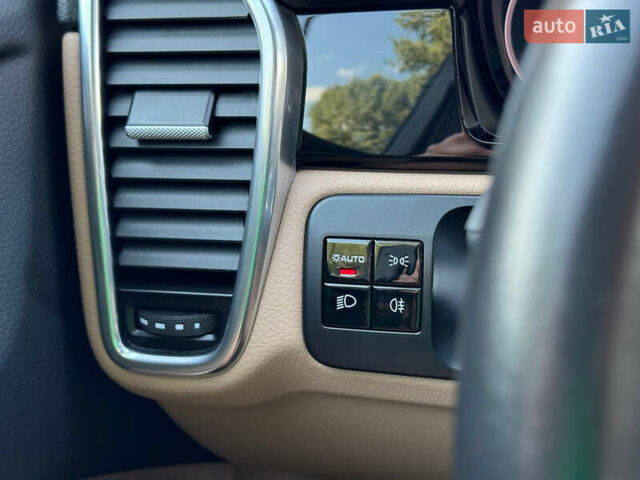 Білий Порше Cayenne, об'ємом двигуна 3 л та пробігом 92 тис. км за 55000 $, фото 31 на Automoto.ua