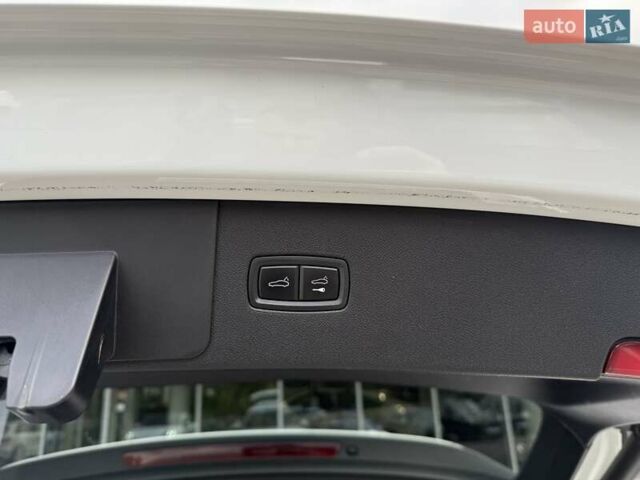 Белый Порше Каен, объемом двигателя 2.98 л и пробегом 33 тыс. км за 56000 $, фото 28 на Automoto.ua