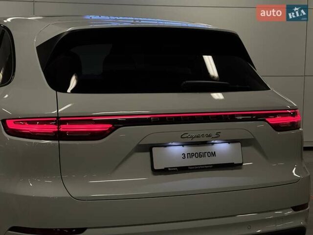 Белый Порше Каен, объемом двигателя 2.89 л и пробегом 62 тыс. км за 61255 $, фото 14 на Automoto.ua