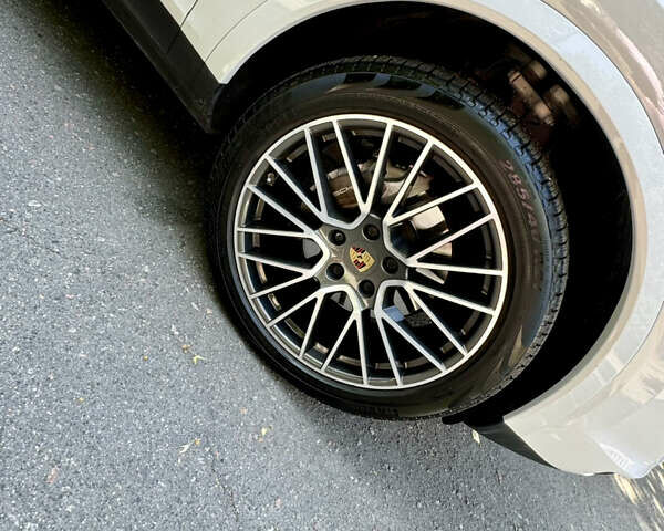 Порше Каен 2019 в Киеве на Automoto.ua Белый Порше Каен, объемом двигателя 3 л и пробегом 45 тыс. км за 62000 $, фото 3 на Automoto.ua