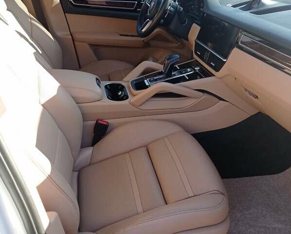 Белый Порше Каен, объемом двигателя 3 л и пробегом 105 тыс. км за 67000 $, фото 15 на Automoto.ua